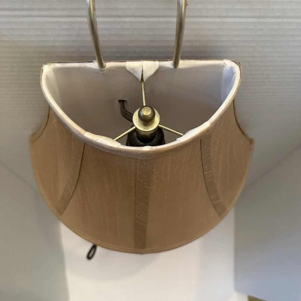 Over Ledge/Door/Rod Floating Bell Shape Shade Plug-In Pull Light‎